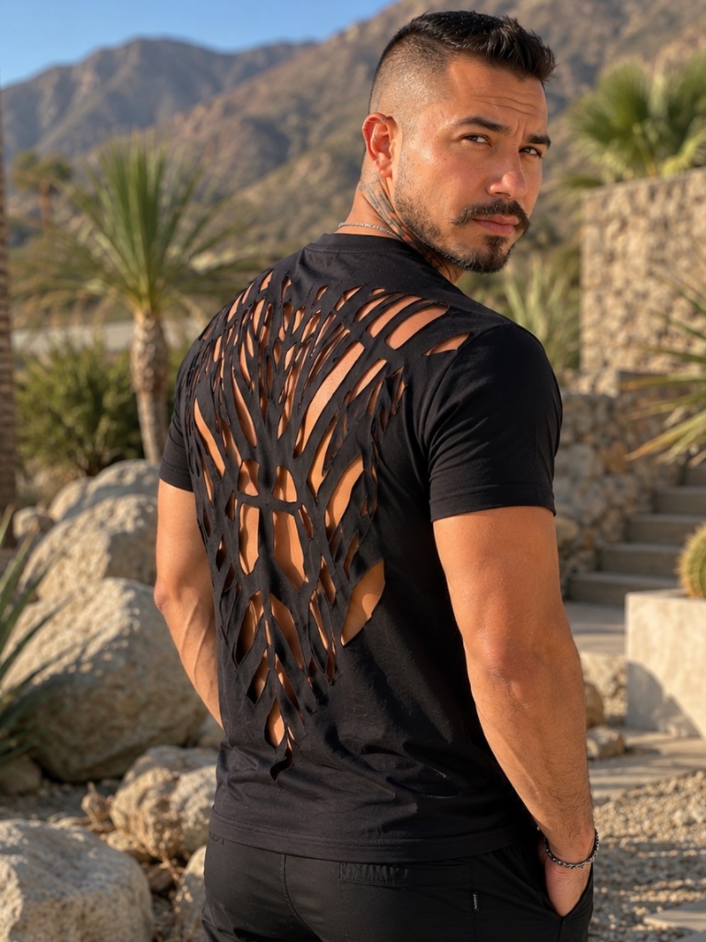 Incerun Black Cutout Back T-Shirt Mens XL Crewneck Short Sleeve 48” Chest